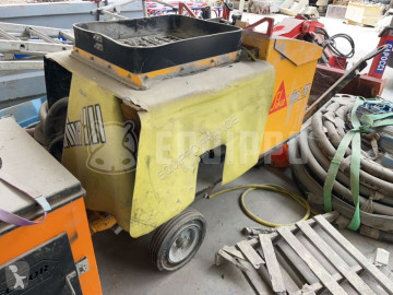 آلة لمواقع البناء