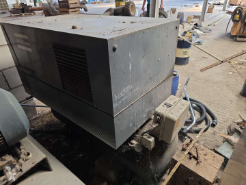 آلة لمواقع البناء مكبس Atlas Copco