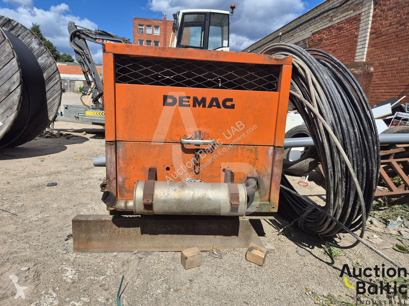 آلة لمواقع البناء Compair DEMAG SC30DS-2