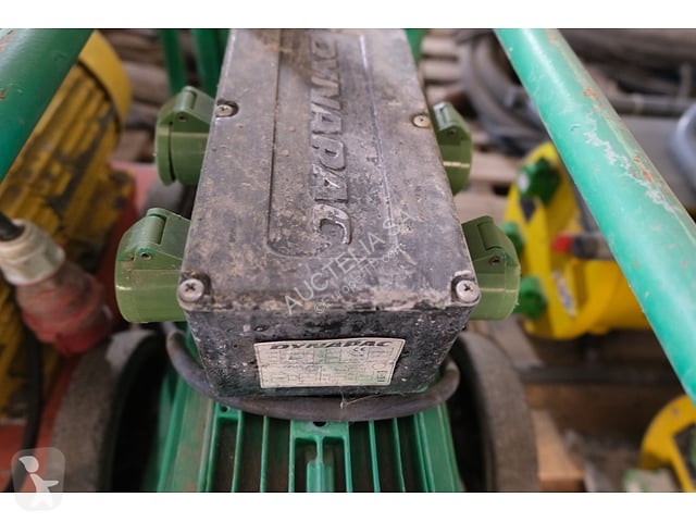 آلة لمواقع البناء Dynapac CF67T