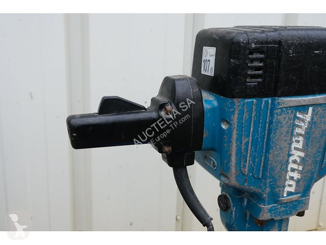 آلة لمواقع البناء Makita HM1810