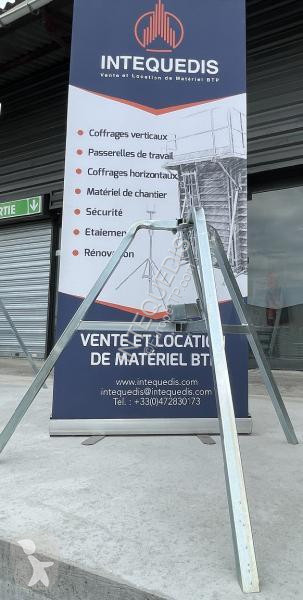Matériel de chantier TRÉPIED DE STABILISATION...