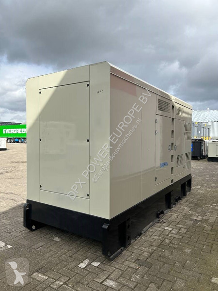 Material de obra Cummins QSZ13-G13 - 550 kVA...