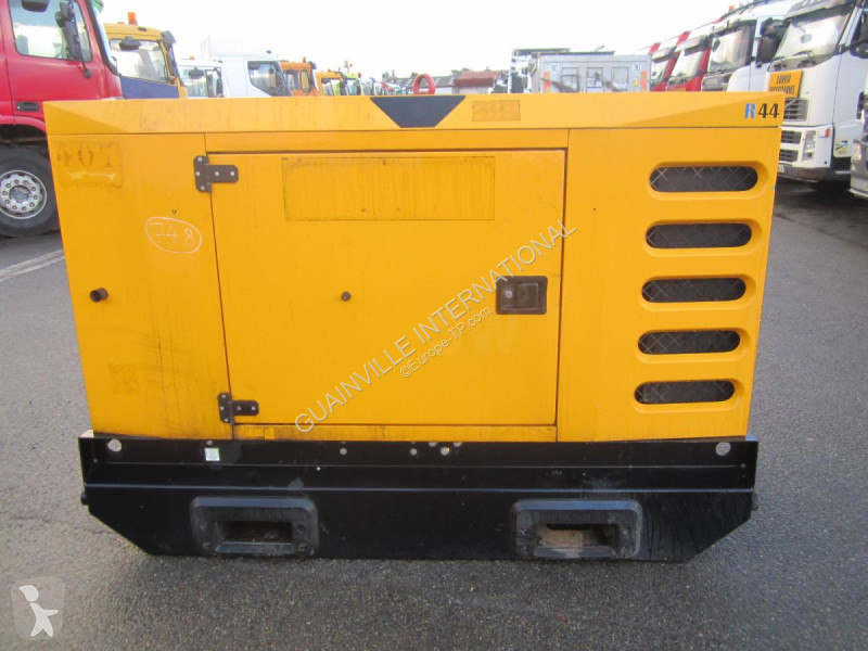آلة لمواقع البناء SDMO  R44