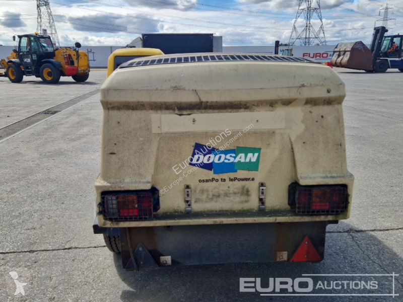 Materiaal voor de bouw Doosan 726E+