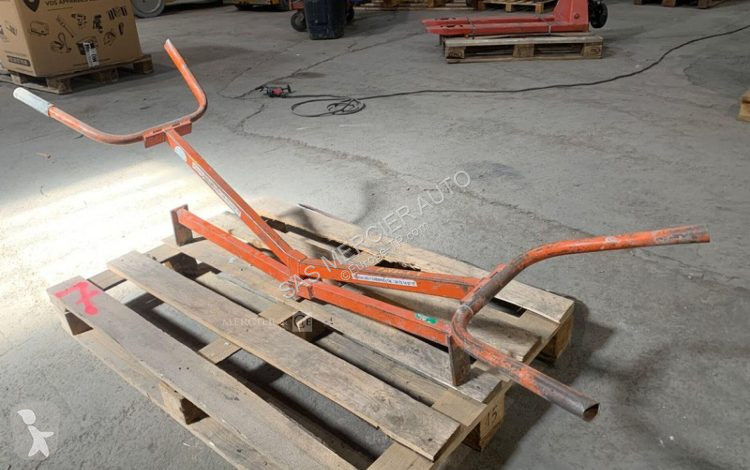 Mezzo da cantiere  pince a bordure manuelle...