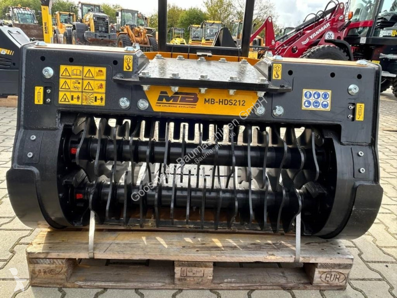 تجهيزات الأشغال العمومية MB Crusher HDS 212