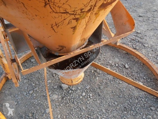Stavební vybavení  LEJ DO BETONU