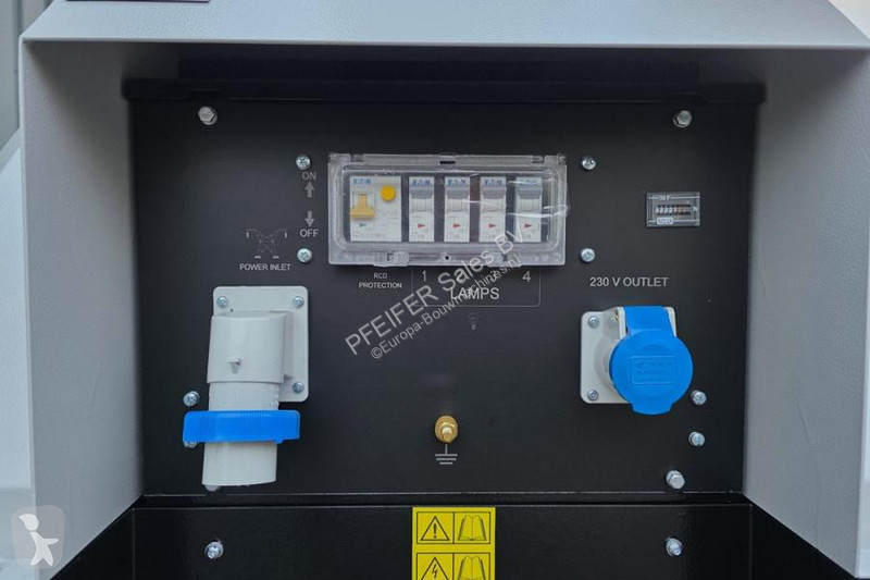 Stavebný stroj  X-Mast 4 × 320W LED Valid...