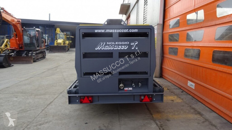 آلة لمواقع البناء Atlas Copco XAHS317