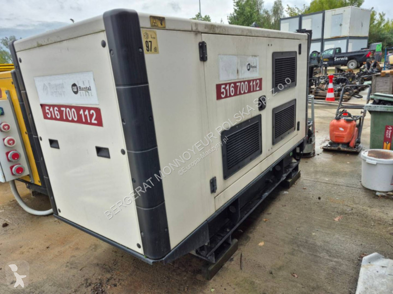Vägbyggmaterial Caterpillar DE110E3
