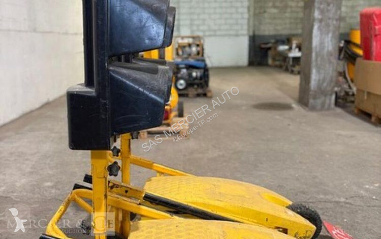 Matériel de chantier Lacroix paire de feux...
