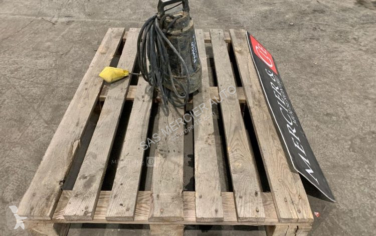 Matériel de chantier  pompe immergee