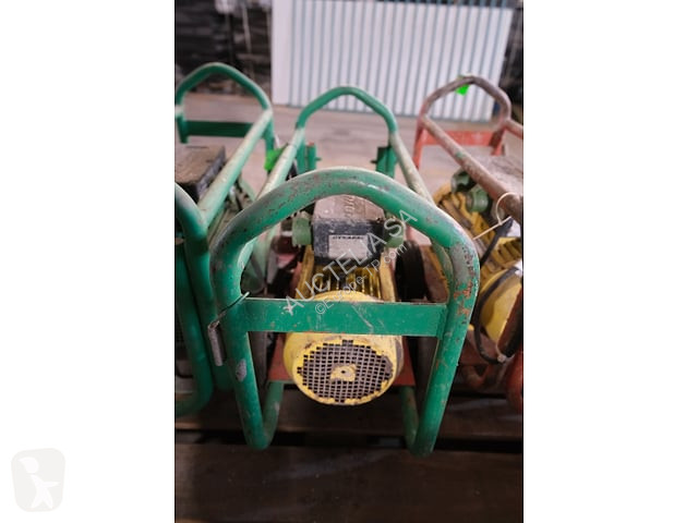 آلة لمواقع البناء Dynapac CF67T