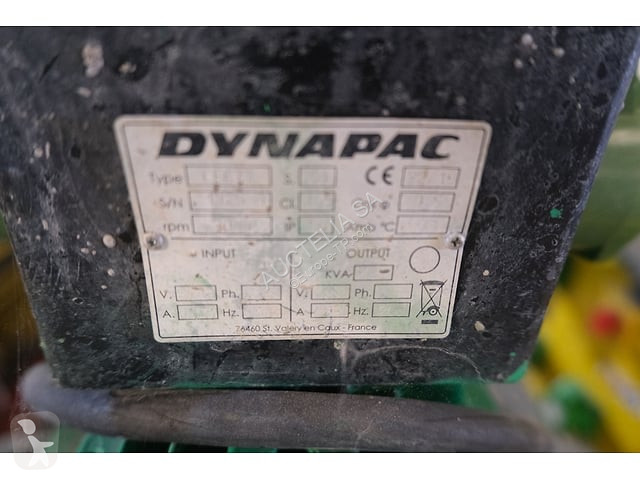 آلة لمواقع البناء Dynapac CF67T
