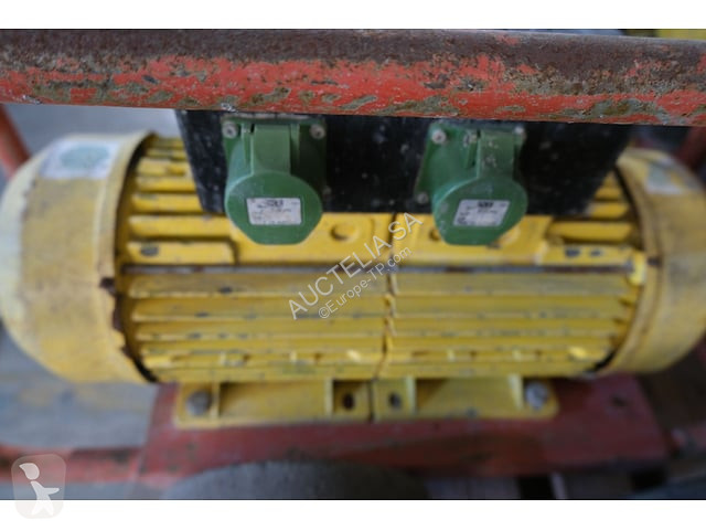 آلة لمواقع البناء Dynapac CF67T