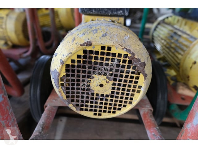 آلة لمواقع البناء Dynapac CF67T