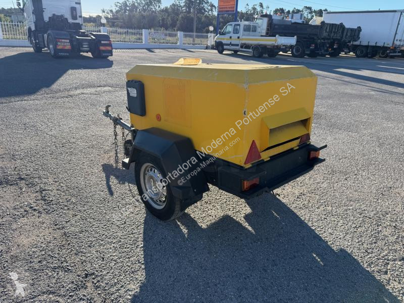 آلة لمواقع البناء Doosan  720
