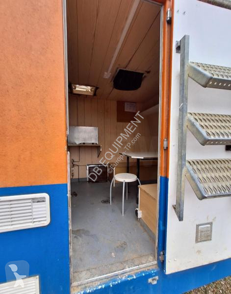 آلة لمواقع البناء   BASE VIE CABANE DE CHANTIER