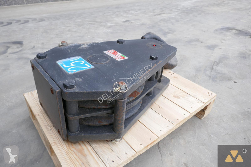آلة لمواقع البناء  Hookblock 25T