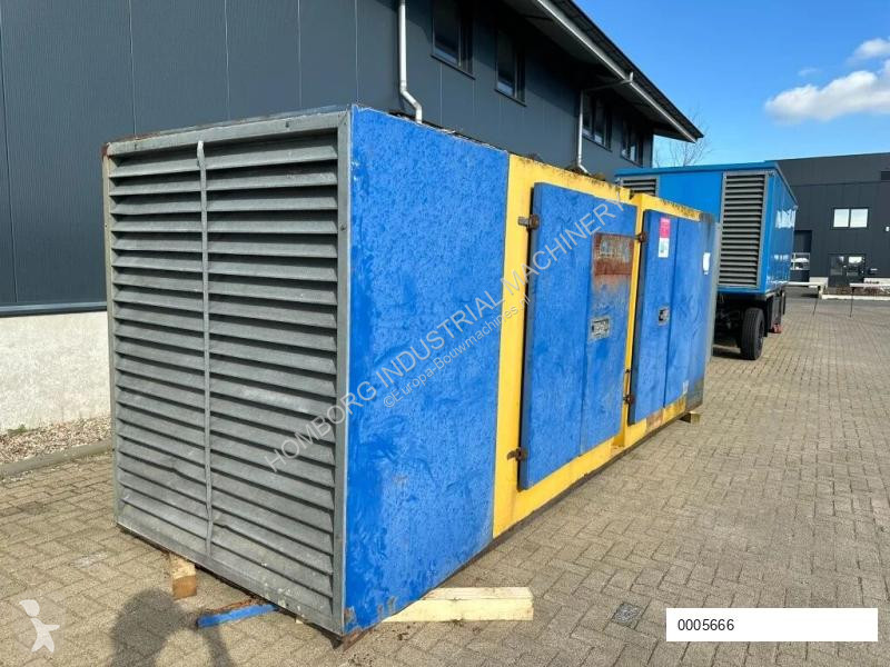 آلة لمواقع البناء Renault Leroy Somer 250 kVA...