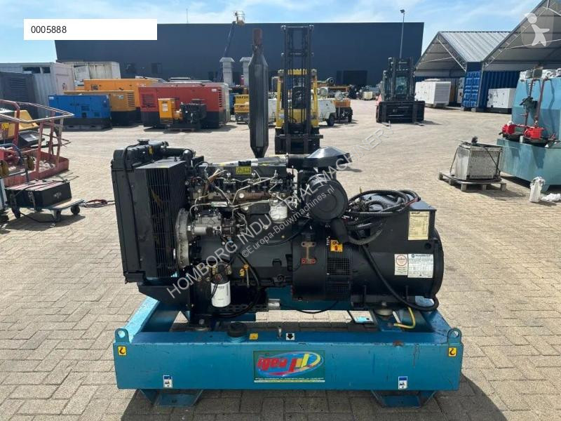 آلة لمواقع البناء Perkins 1004-4 Marelli 42 kVA...