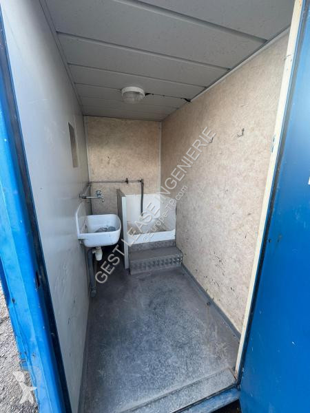 Stavebný stroj Jipé  roulotte de chantier...