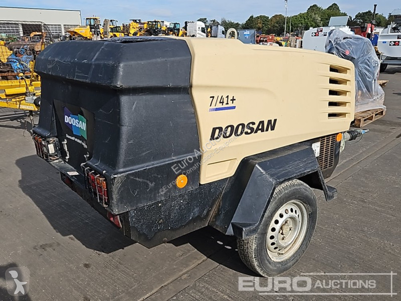 Stavební vybavení Doosan 741