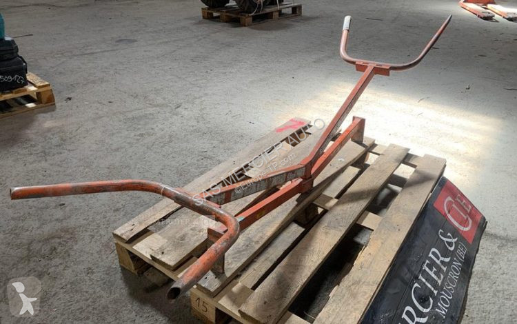 Mezzo da cantiere  pince a bordure manuelle...