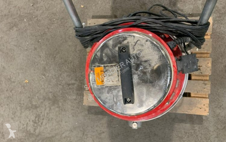 Stavebný stroj  aspirateur recycleur d'eau