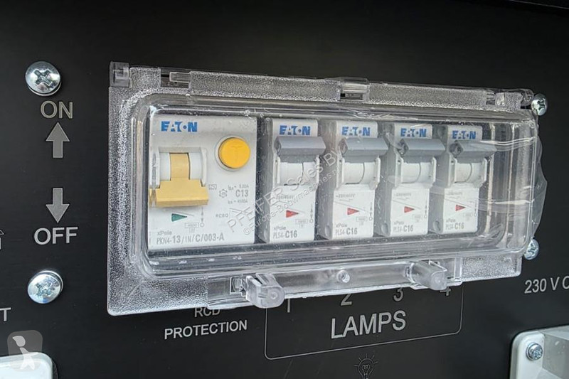 Stavebný stroj  X-Mast 4 × 320W LED Valid...