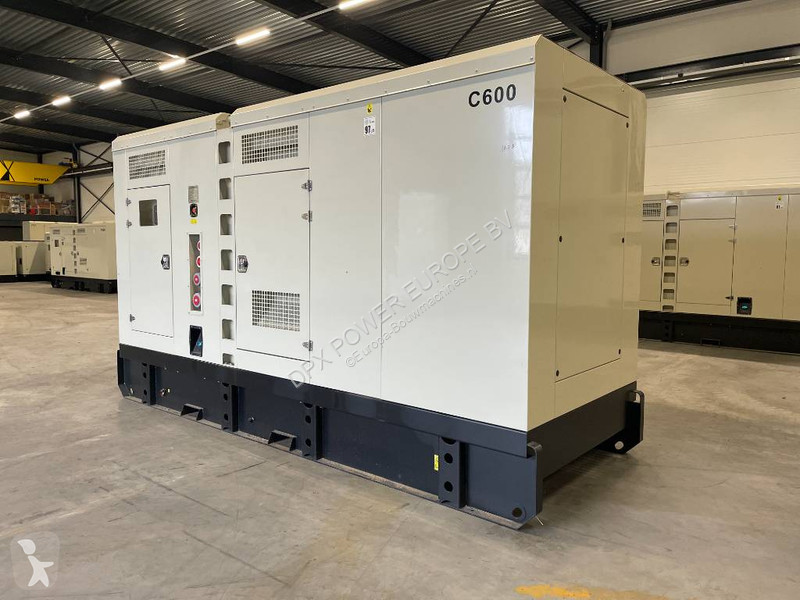 Stavebný stroj Cummins QSZ13-G10 - 600 kVA...