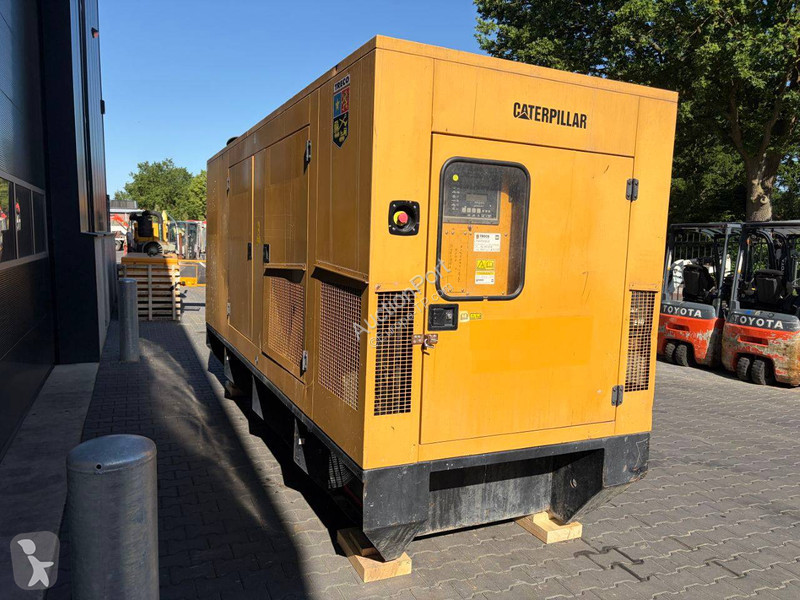 Stavebný stroj Caterpillar 300