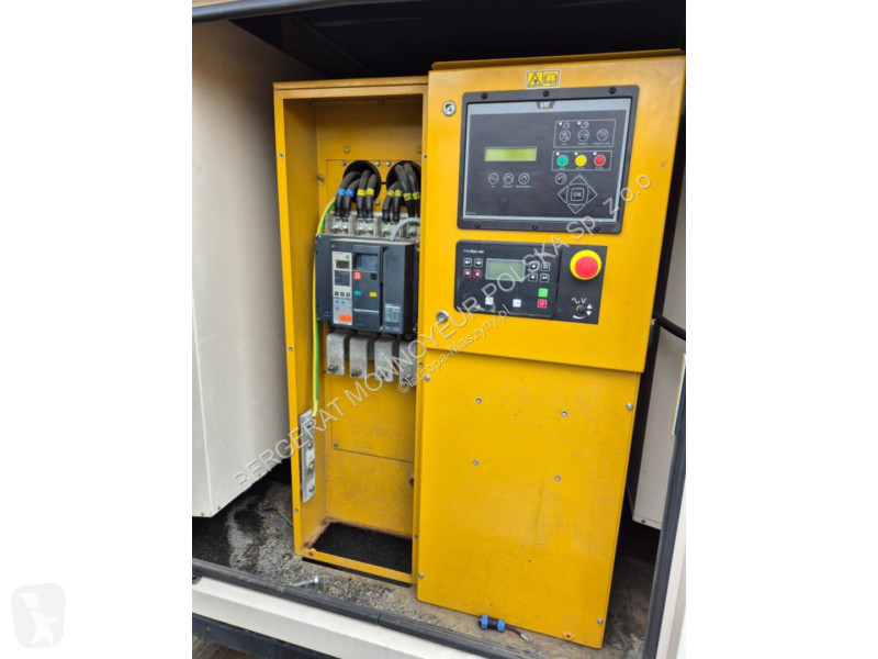 Vägbyggmaterial Caterpillar DE550E3