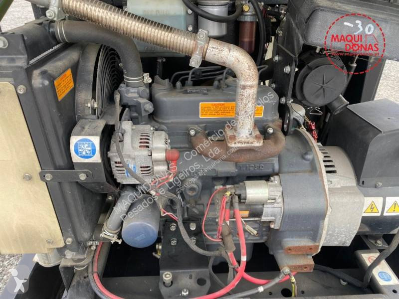 آلة لمواقع البناء Doosan R1130F V9