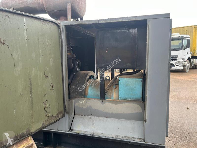 Entreprenørmaskiner Renault  V8 360 KVA...