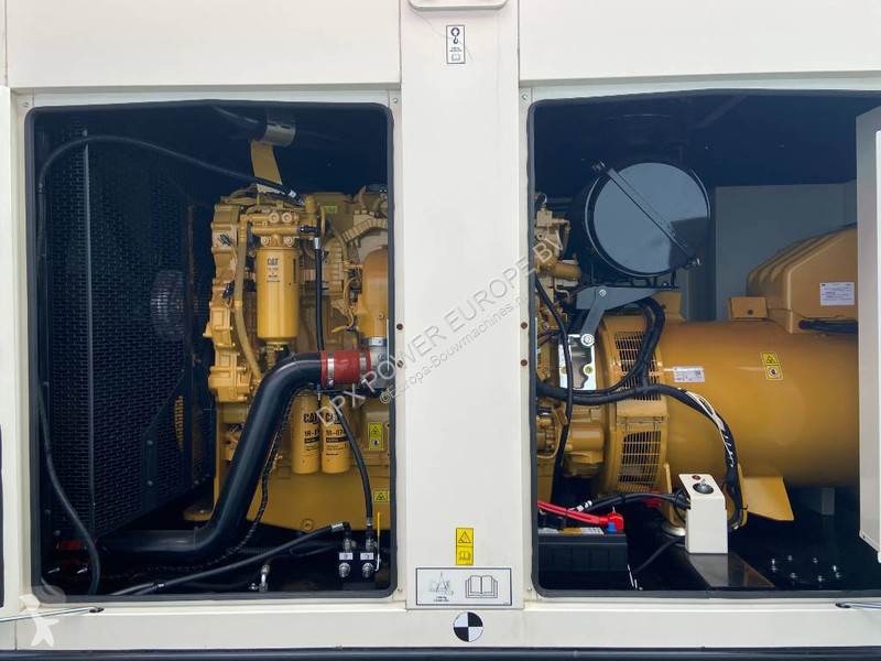 آلة لمواقع البناء Caterpillar XQP550 -...