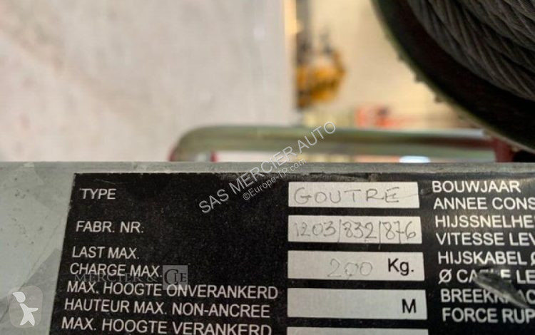 Materiaal voor de bouw  chevalet de treuil...