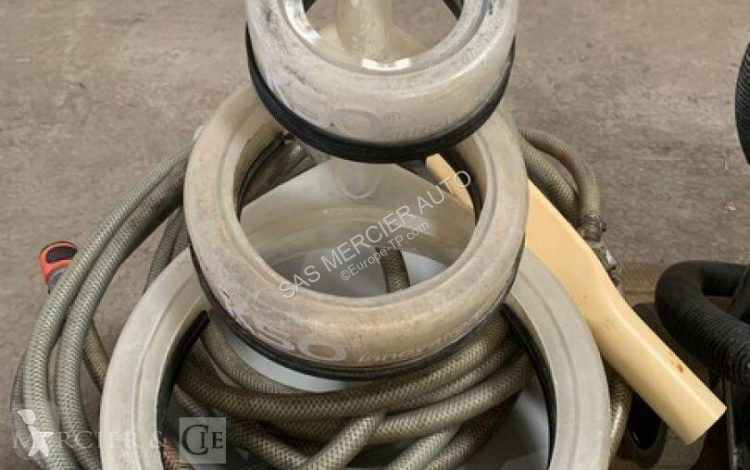 Stavebný stroj  aspirateur recycleur d'eau