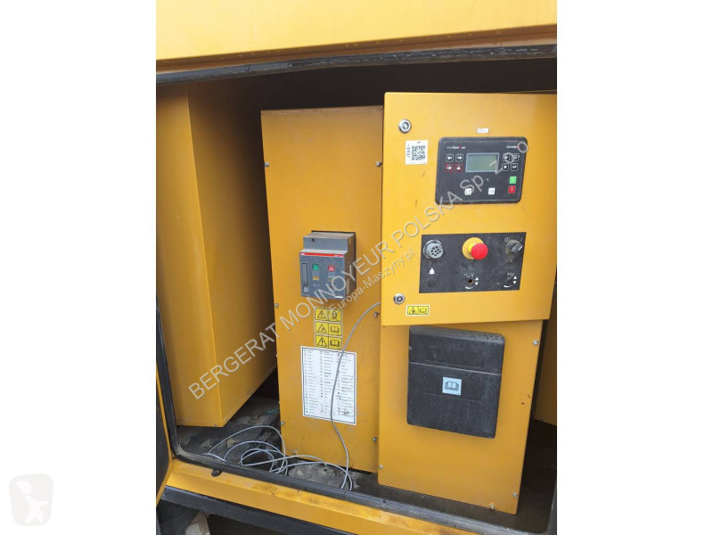 Vägbyggmaterial Caterpillar DE550E3