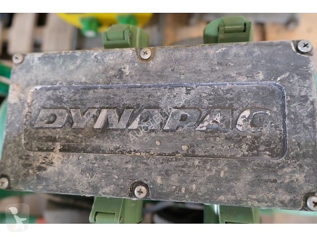 آلة لمواقع البناء Dynapac CF67T