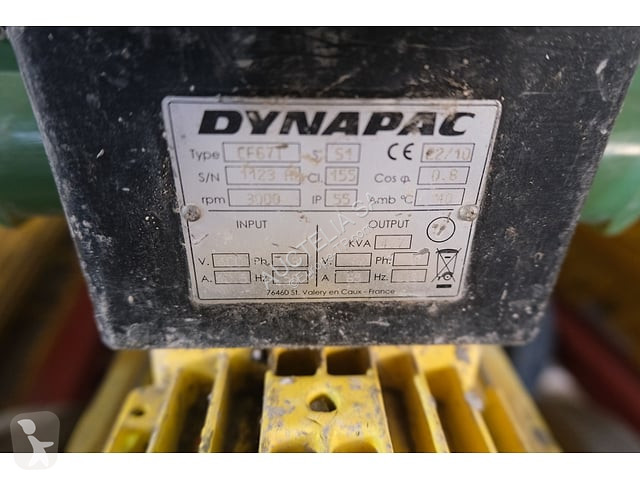 آلة لمواقع البناء Dynapac CF67T