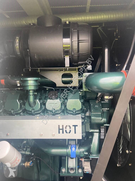 Stavební vybavení Doosan DP180LB - 710 kVA...