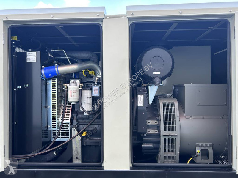 Materiaal voor de bouw Iveco NEF45TM3 - 132 kVA...
