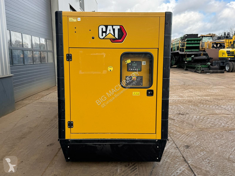 آلة لمواقع البناء Caterpillar Caterpillar...