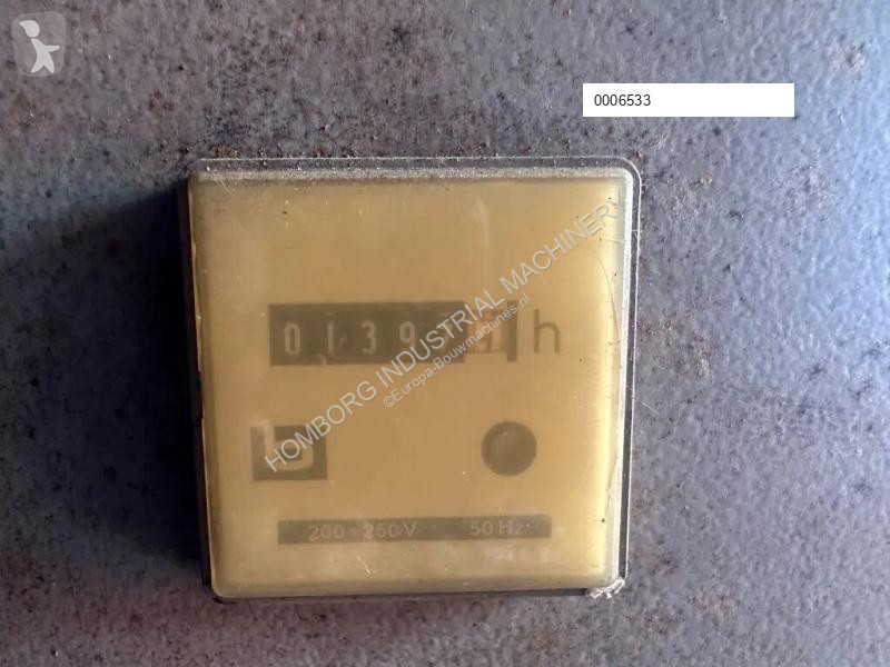 آلة لمواقع البناء Deutz BF6M 716 AvK 200 kVA...