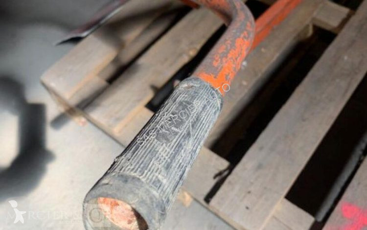 Mezzo da cantiere  pince a bordure manuelle...