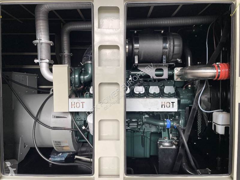 Stavebný stroj Hyundai DP222LC - 825 kVA...