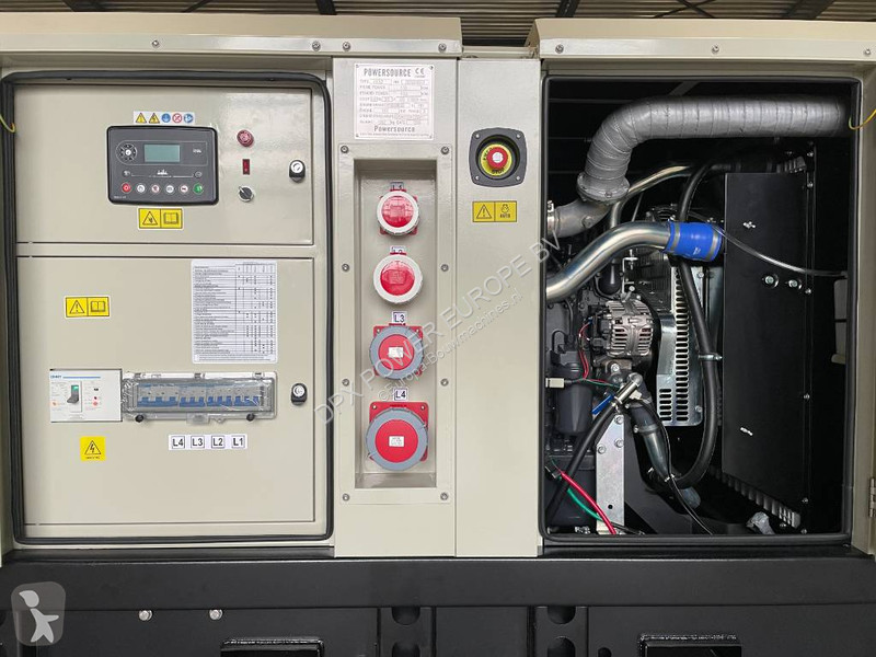 آلة لمواقع البناء Iveco NEF45TM3 - 132 kVA...