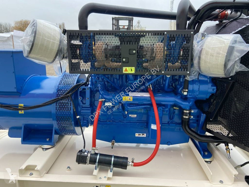 Stavebný stroj FG Wilson P715-3 - 715 kVA Open...